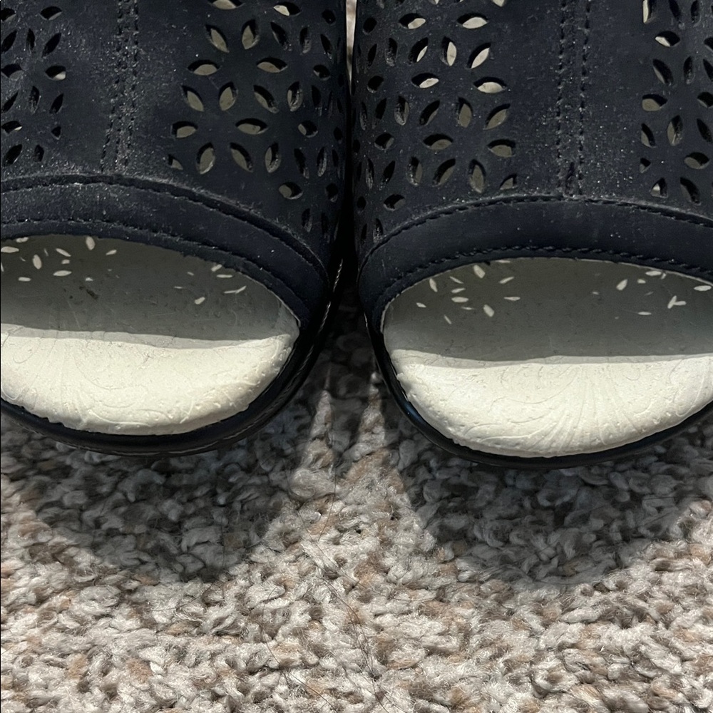 EUC JBU Black Laser-Cut Peep-Toe Ankle Heels - Picture 6 of 8